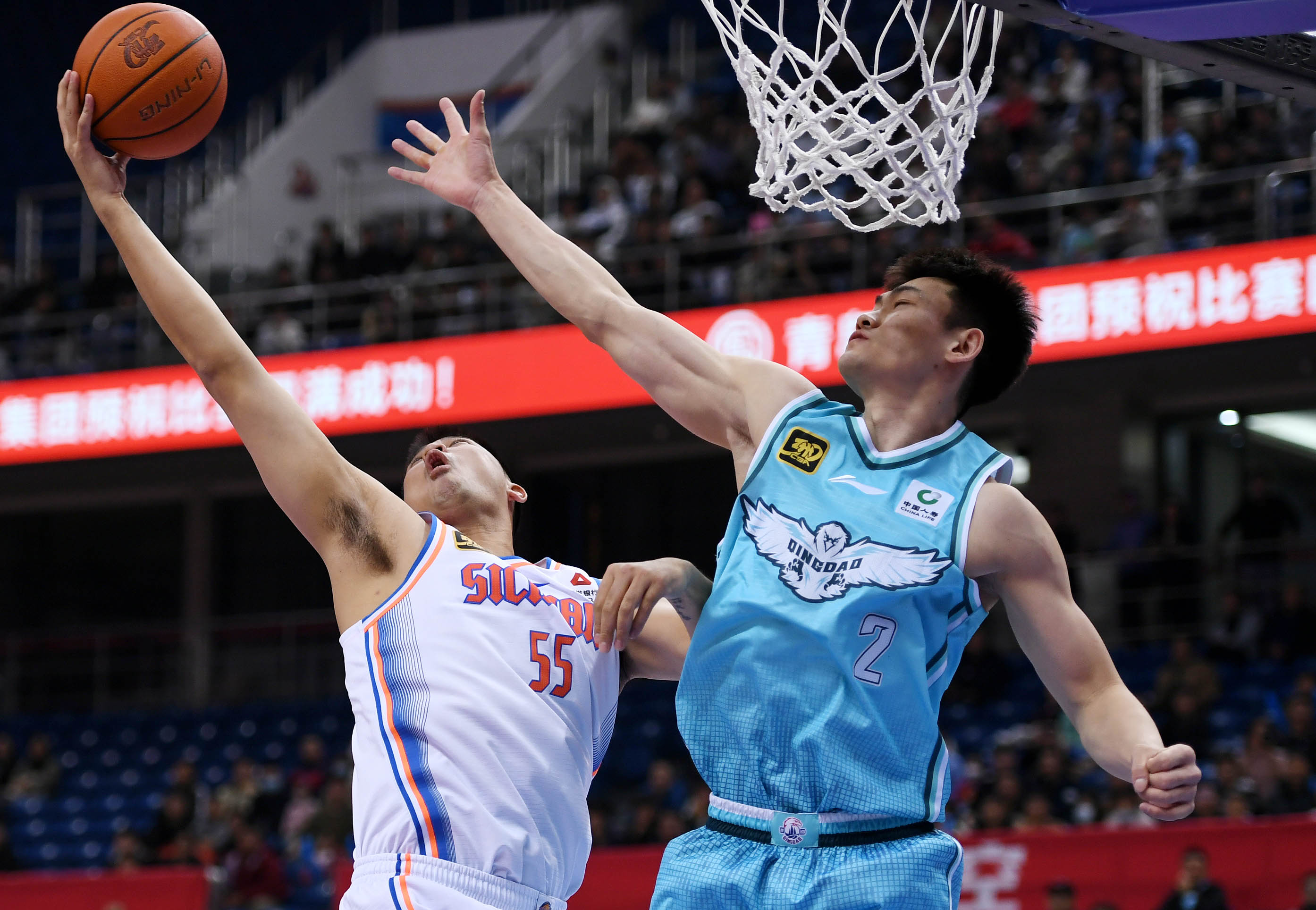 华盛顿奇才训练开放日，冲刺阶段队长鼓劲引欢呼，CBA常规赛在即，阵容厚度经受考验的简单介绍